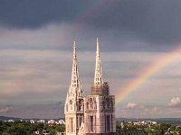 Katedrala. Duga iznad Zagrebačke katedrale